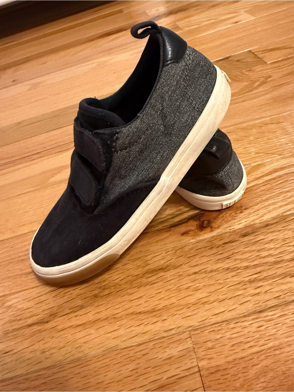 Kids Casual Black & Gray Slip-On Sneakers